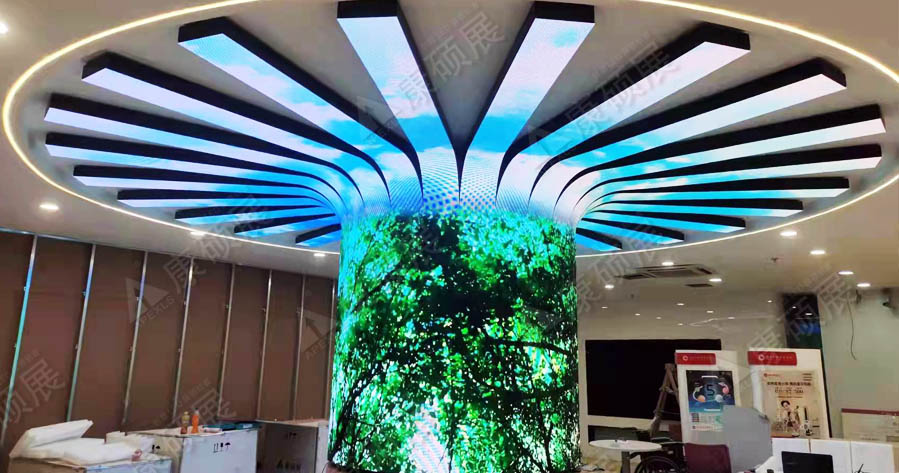 led柔性顯示屏多少錢一平米價(jià)格？和這些因素有關(guān)