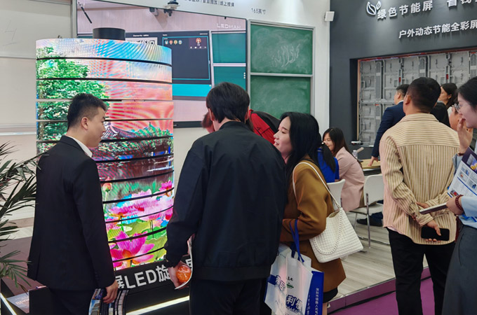 LED CHINA 2025圓滿(mǎn)落幕 | 雷曼康碩展顯示應(yīng)用場(chǎng)景體驗(yàn)人氣火爆