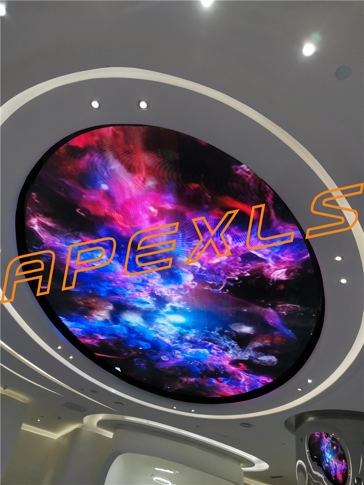 深圳發(fā)展中心大廈P3MM天花屏戶內(nèi)全彩LED圓形顯示屏